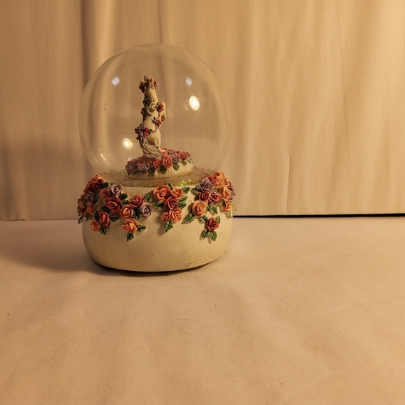 VTG Unicorn Flower Bed Snow Globe & Music Box - Picture 3 of 4